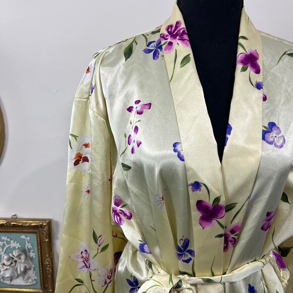 Vintage Y2K Victoria’s Secret Satin Floral Robe - Picture 2 of 4